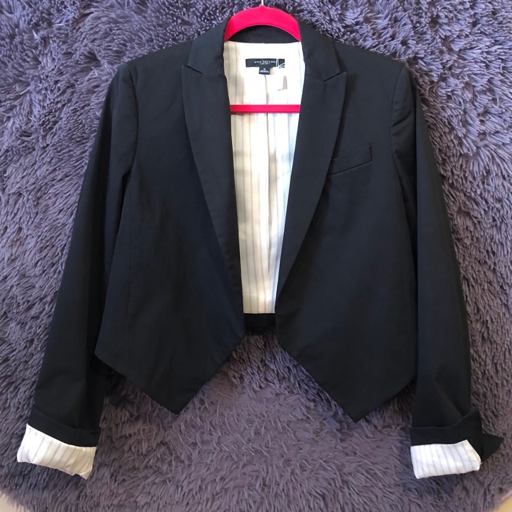 Black Cropped Tuxedo Style Blazer